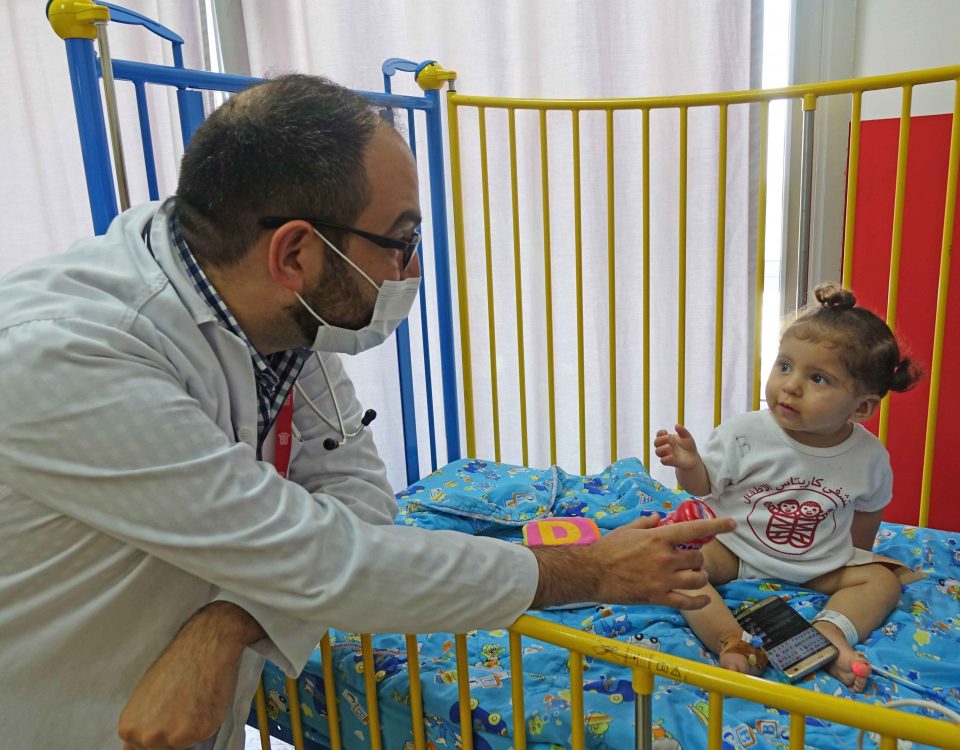 meningite bambina palestina terra santa caritas baby hospital betlemme